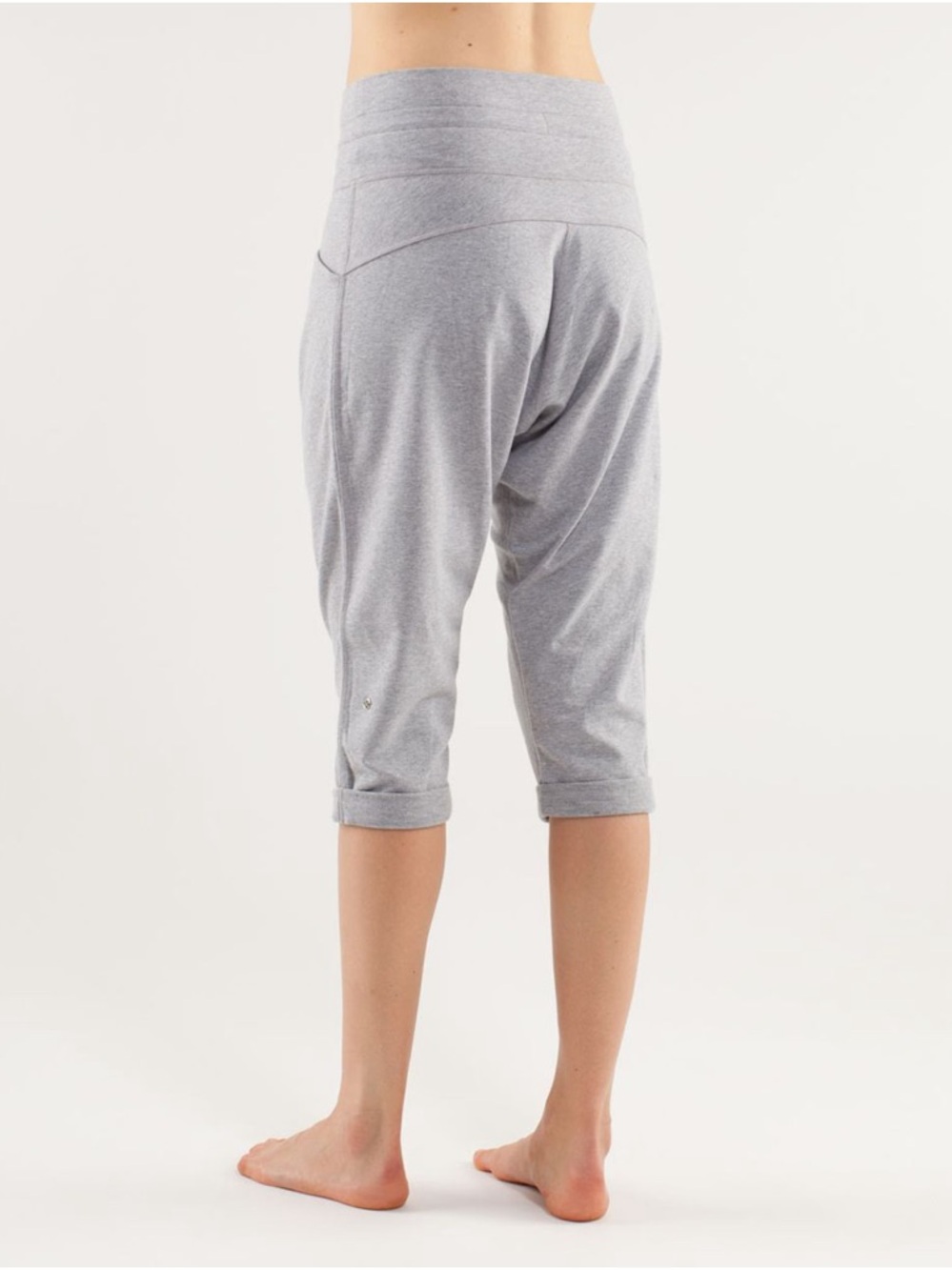 Lululemon Liberty Crop Heathered Fossil Gray Drawstring Jogger Capris - Picture 8 of 16